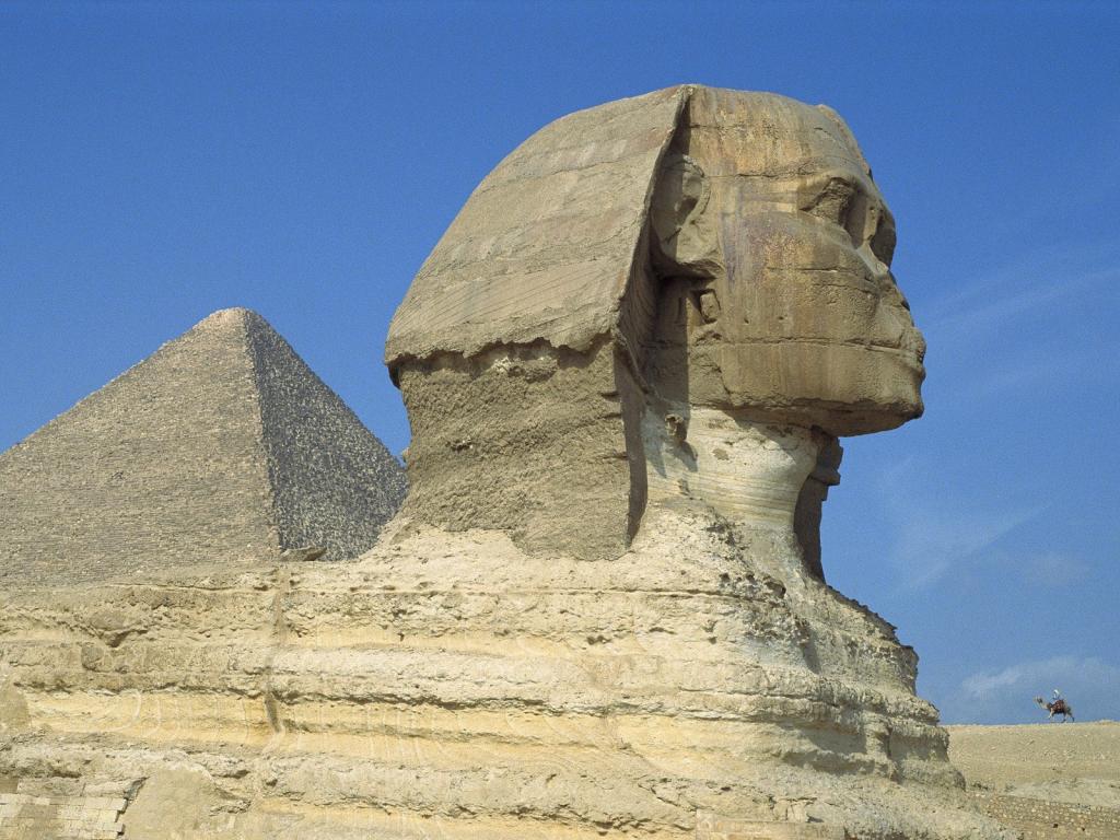 狮身人面像和开罗大金字塔