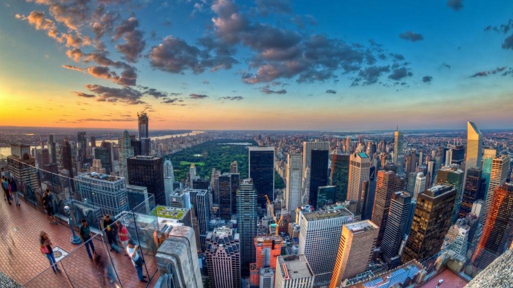 从一个摩天大楼在纽约市的视图