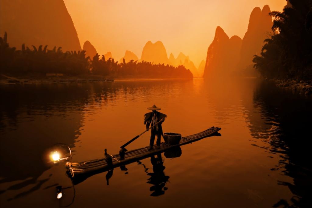 中国渔民在日出