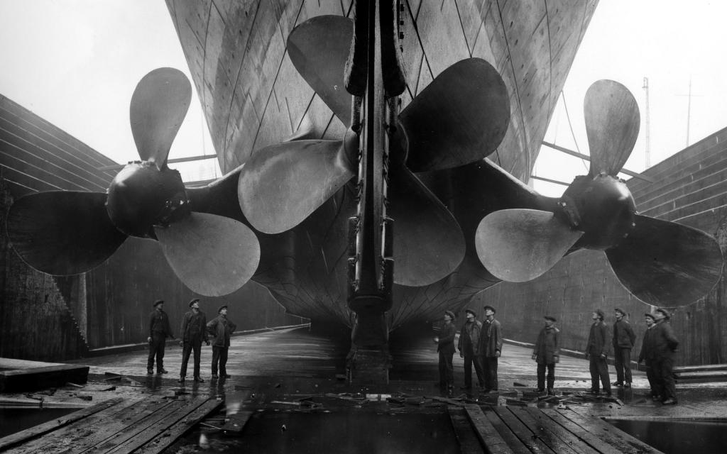 巨大的泰坦尼克号螺丝