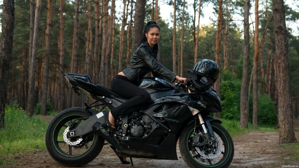 川崎忍者摩托车的女人