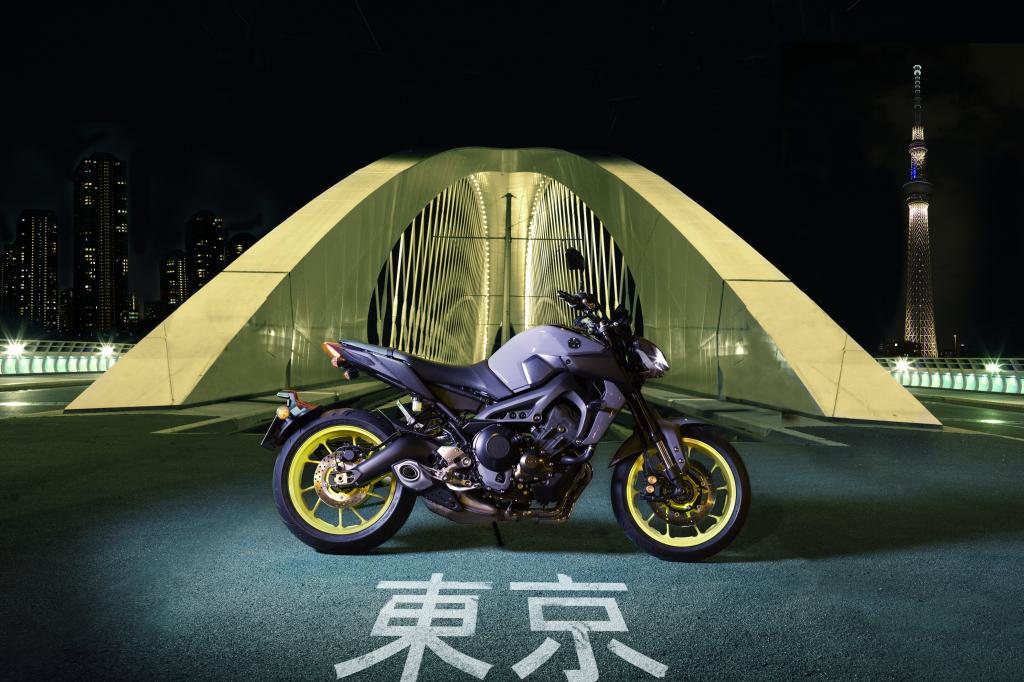 摩托车雅马哈MT-09