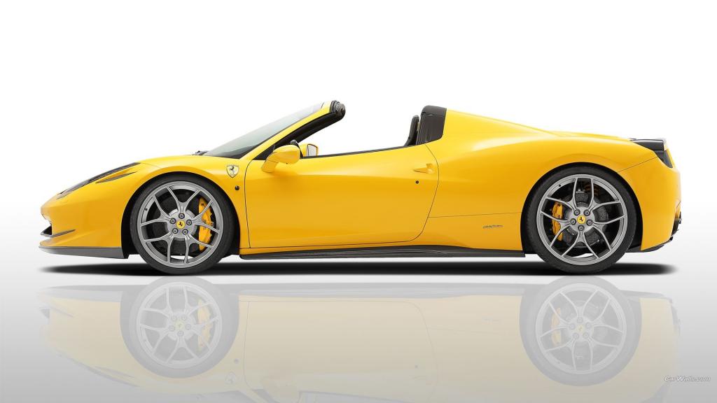 黄色法拉利458的侧视图