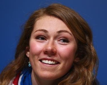 Mikaela Schiffrin美国滑雪者拿着金牌