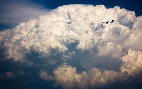 飞机在云端