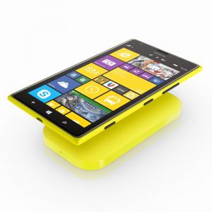 诺基亚Lumia 1520，无线充电