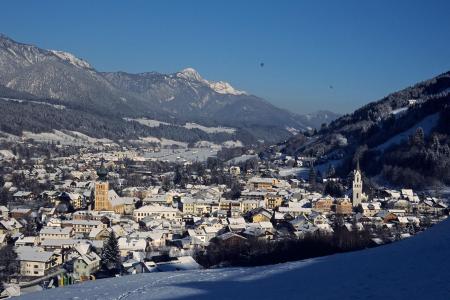 奥地利施拉德明滑雪胜地的城市