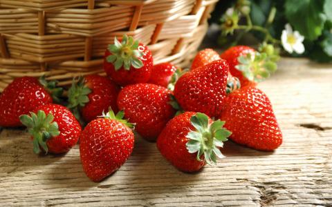 草莓和篮子