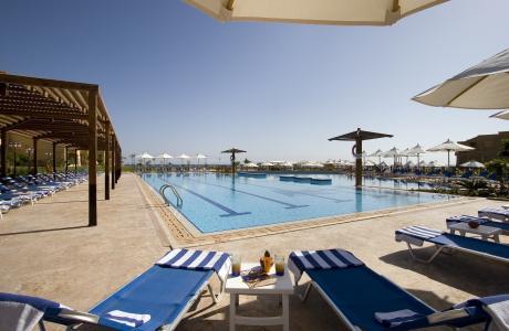 埃及塔巴度假胜地海岸酒店的游泳池