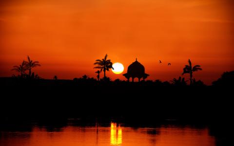 尼罗河上的日落，埃及