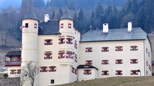 城堡在奥地利巴特霍夫加施泰因的度假胜地