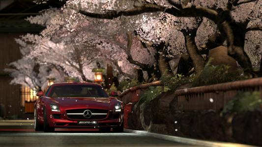 樱花下的红色奔驰Gran Turismo