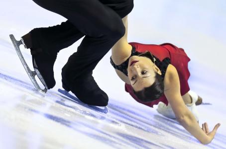 Fedor Klimov和Ksenia Stolbova在2014年索契奥运会上获得金牌和银牌