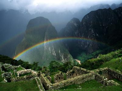彩虹在巴拿马的山脉