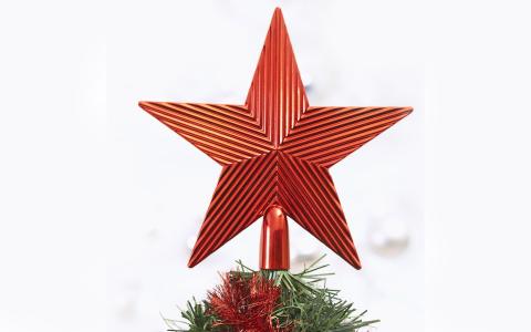 节日圣诞树上的明星
