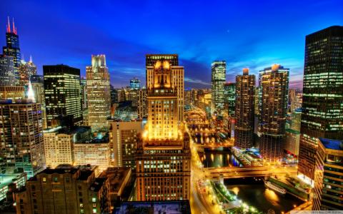夜晚的城市，灯，蓝蓝的天空，芝加哥，摩天大楼