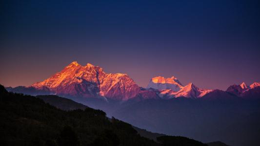 尼泊尔喜马拉雅山的顶峰