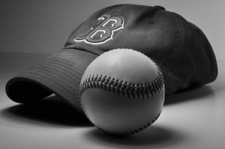 棒球帽和波士顿红袜棒球队的球