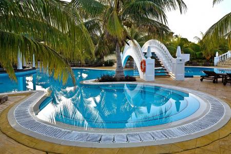 古巴Cayo Ensenacios酒店的游泳池