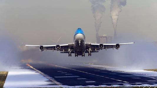 波音747飞机从荷兰航空公司荷兰皇家航空公司起飞