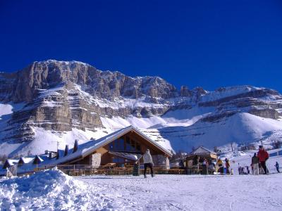 在Madonna di Campiglio，意大利手段的滑雪胜地