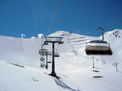 在滑雪胜地伊施格尔，奥地利的滑雪缆车