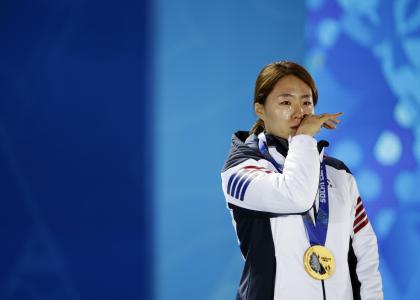 韩国速滑选手李成荣获得金牌