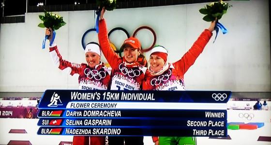 Nadezhda Scardino白俄罗斯人的两项运动员持有铜牌