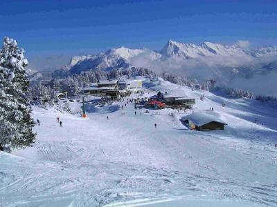 在迈尔霍芬，奥地利的滑雪胜地的滑雪道