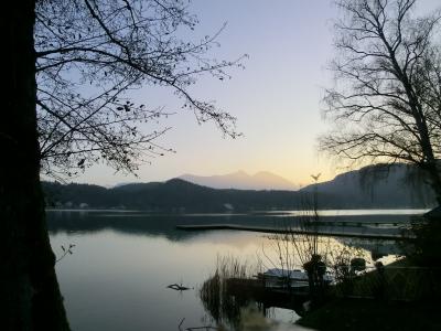 克劳贝内湖看日落，奥地利