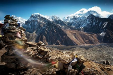 西藏山上的旋风