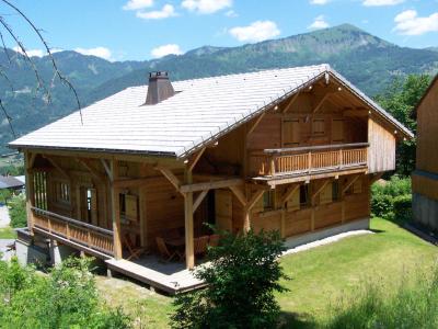萨摩扬，法国滑雪胜地的木房子