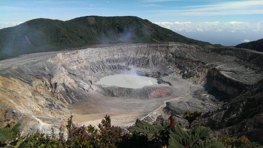 哥斯达黎加令人惊叹的火山