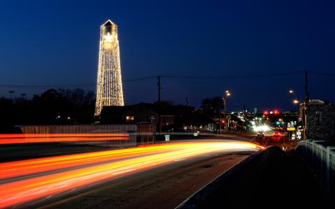 美国得克萨斯州Round Rock圣诞节前夕的水塔