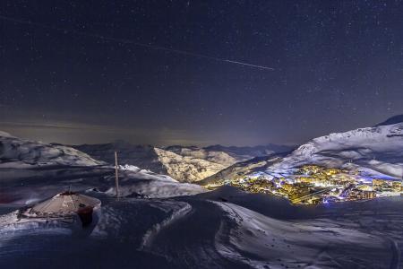 Val Thorens，法国滑雪胜地的满天星斗的天空