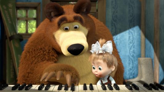 玛莎和熊弹钢琴