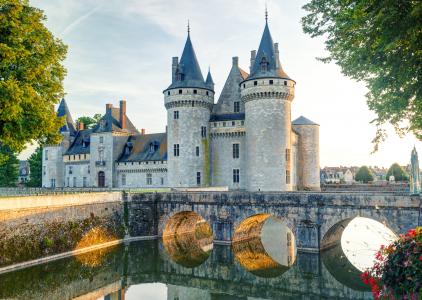 中世纪的城堡法国苏尔河畔苏尔