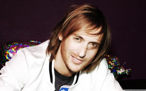 大卫Guetta微笑