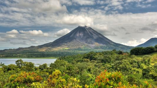 哥斯达黎加的吉梅尔火山