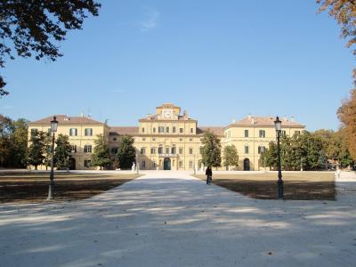 在帕尔马，意大利的宫殿