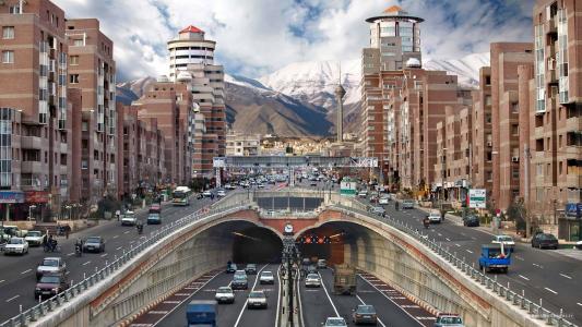 德黑兰的汽车隧道