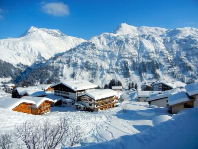 酒店在滑雪胜地莱赫，奥地利