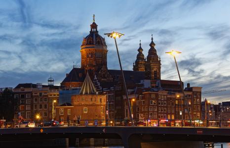 圣尼古拉斯中世纪教会在阿姆斯特丹。