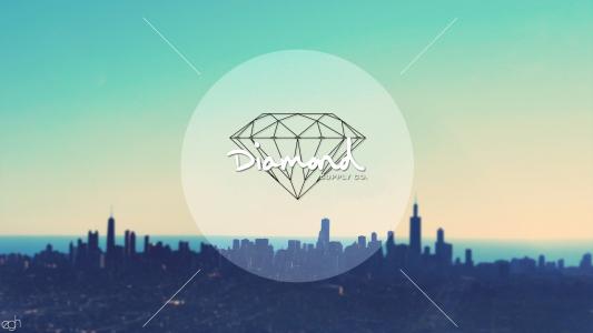城市上方的天空中的钻石的象征