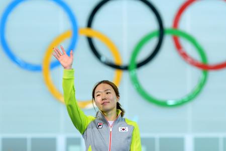 在索契奥运会上，韩国速度滑冰金牌李尚华