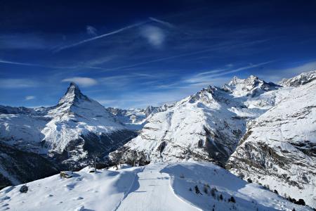 意大利切尔维尼亚滑雪胜地的冬季假期