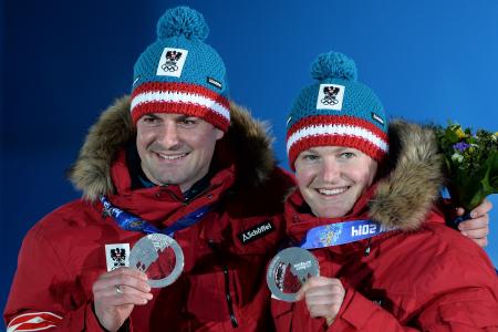 雪橇学科的银牌得主Andreas Linger和来自奥地利的Wolfgang Linger