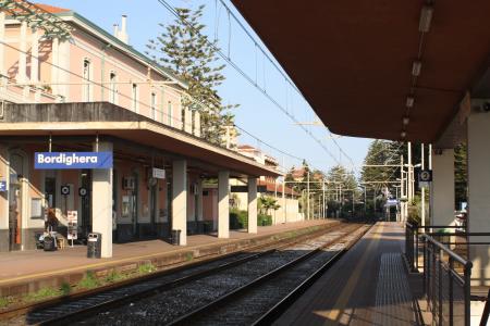 火车站在Bordighera，意大利的度假胜地