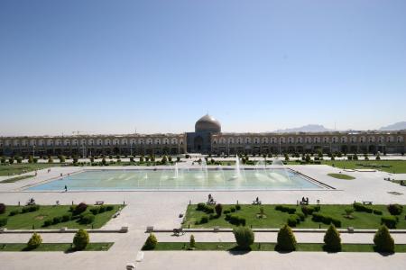 伊朗伊斯法罕宫殿前的喷泉