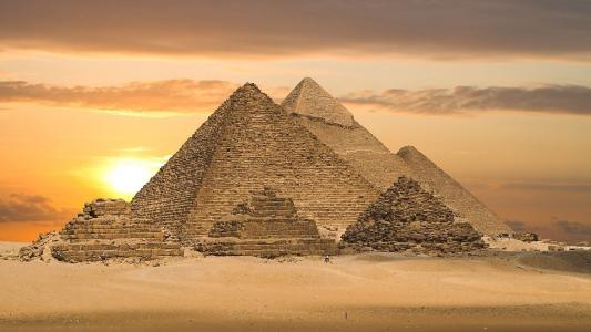 埃及大金字塔的复合体